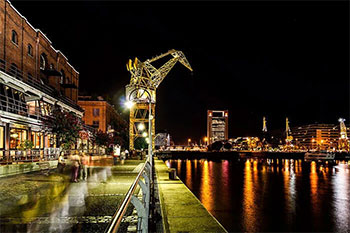 noche en puerto madero